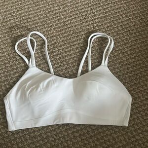 Lululemon like a cloud bra light support size 6 white